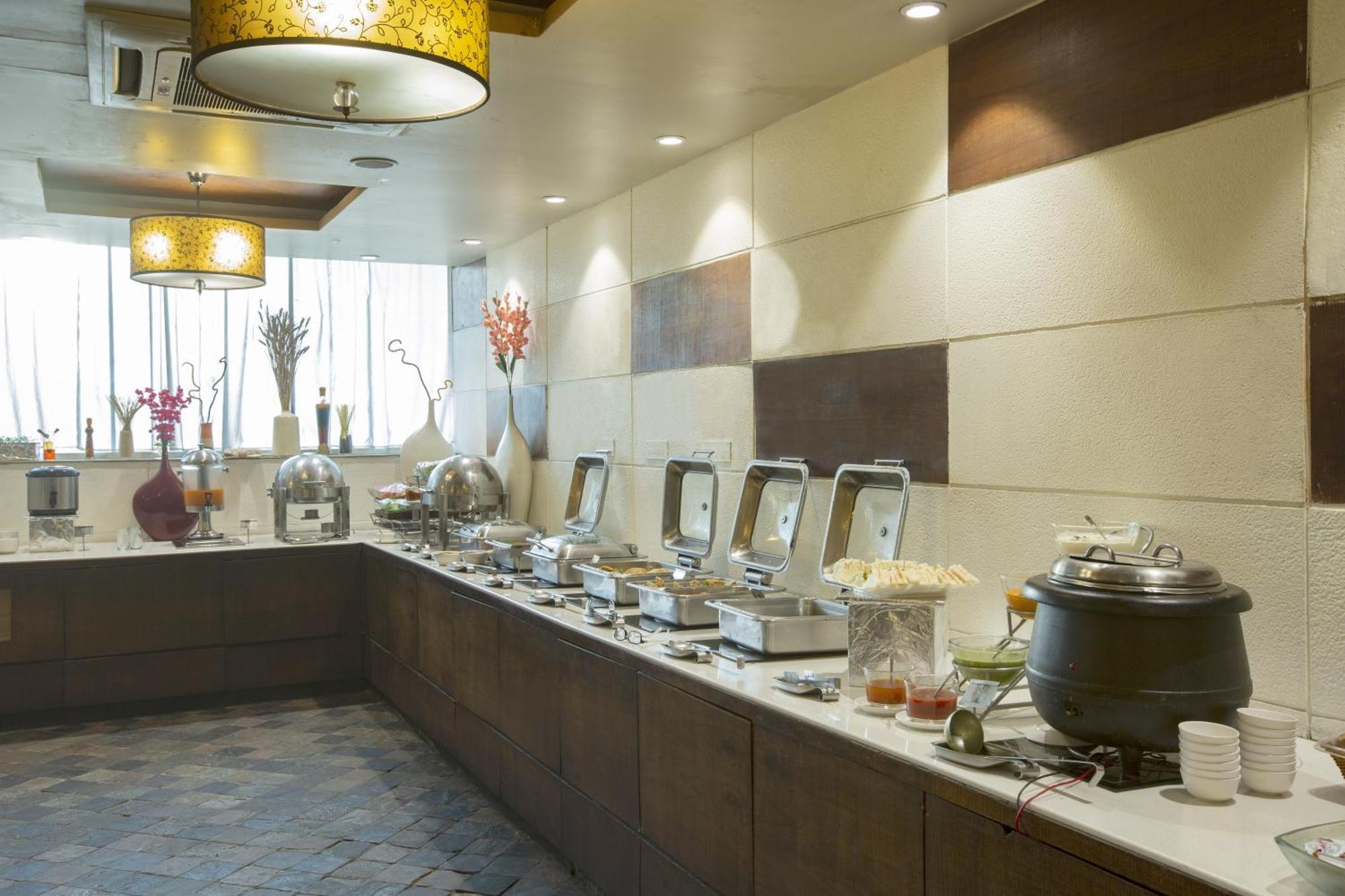 เวสตา อินเตอร์เนชั่นแนล Hotel ชัยปุระ ภายนอก รูปภาพ